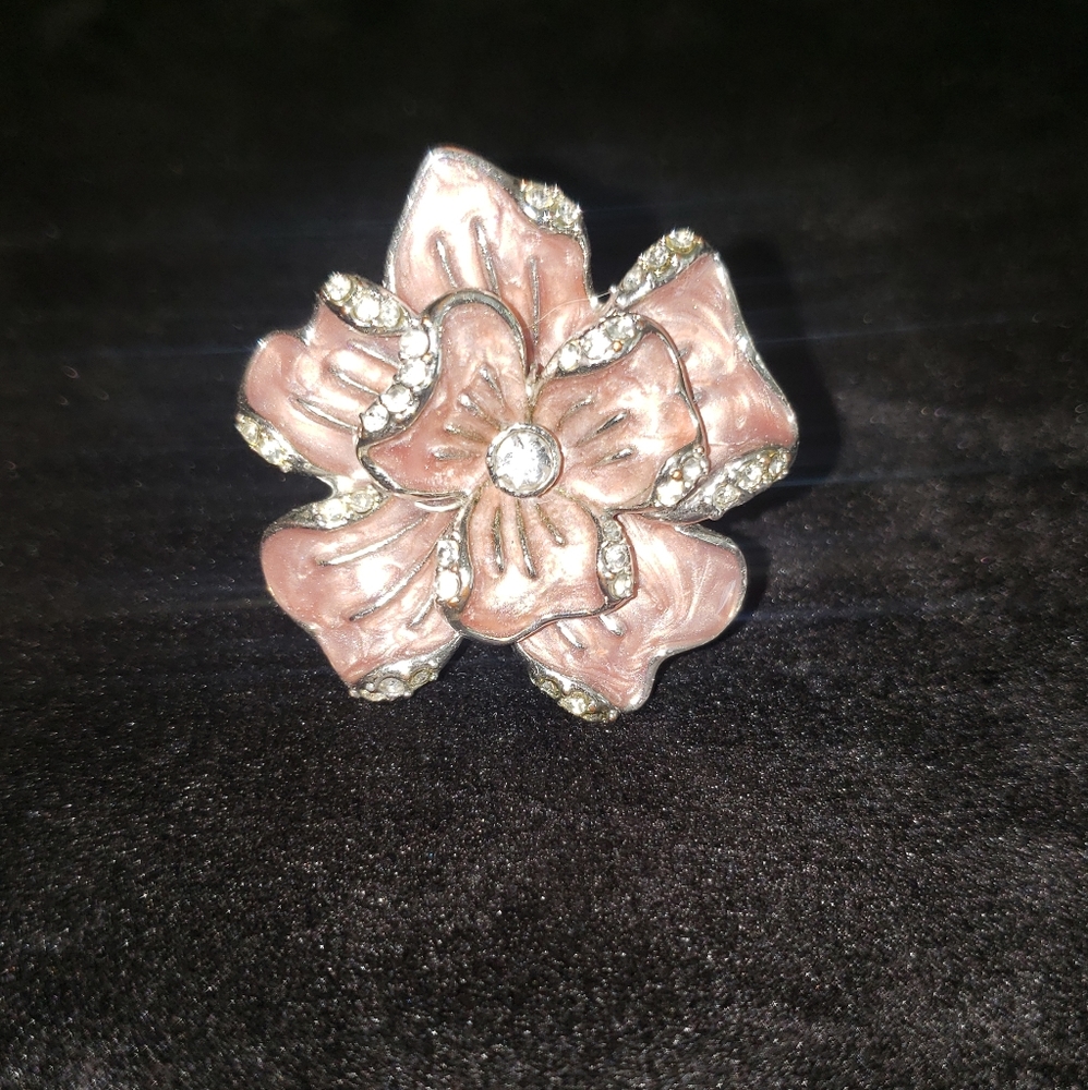 Pink flower ring